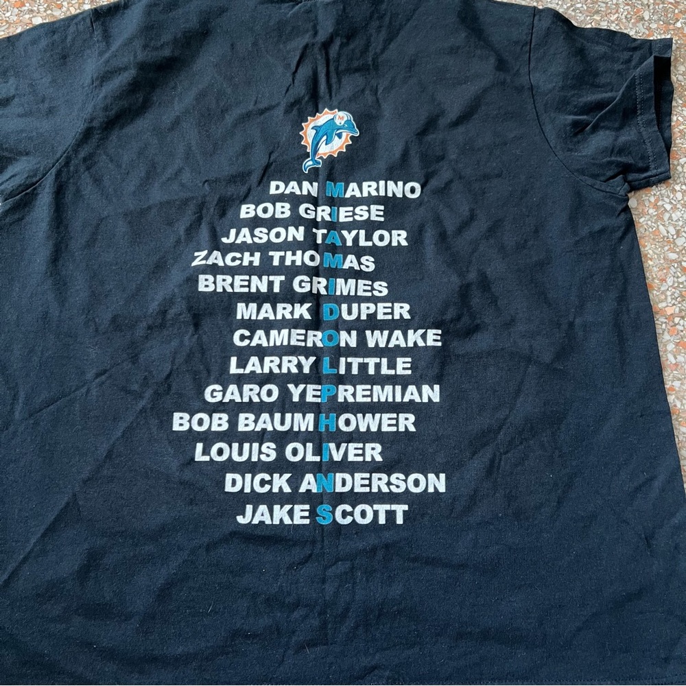 Gildan Miami Dolphins T Shirt women’s Sz XL Navy Blue GOAT players on back